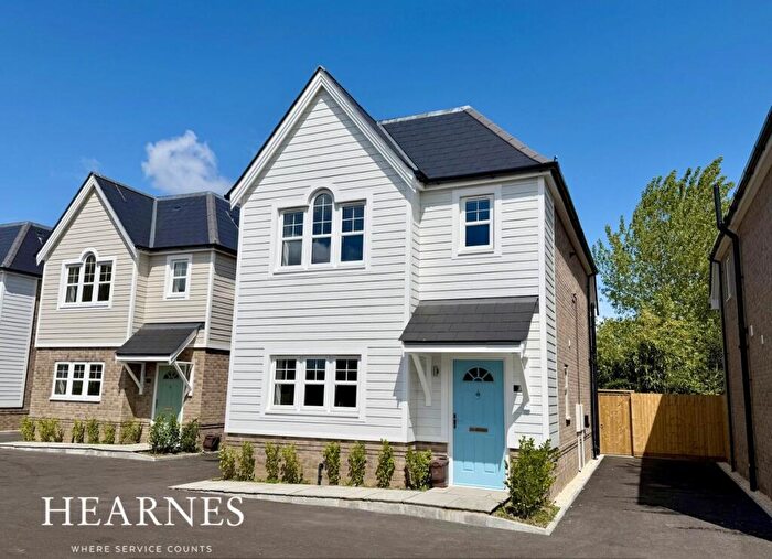 3 Bedroom Detached House For Sale In Blandford Road, Hamworthy, Poole, BH15