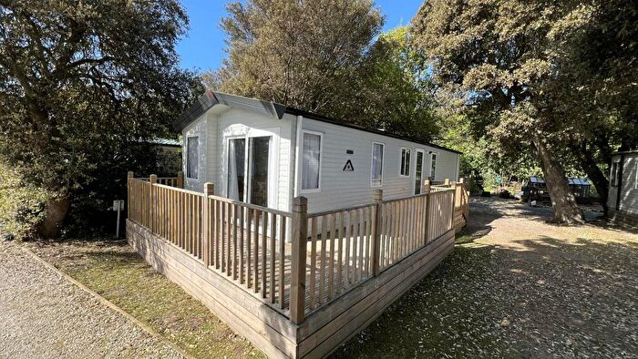2 Bedroom Mobile/park Home For Sale In The Street, Corton, Lowestoft, NR32