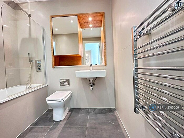 1 Bedroom Flat To Rent In Atria House, Slough, SL1