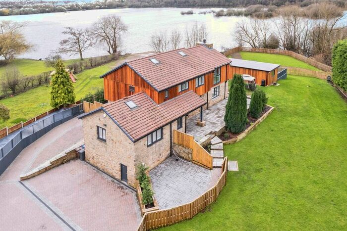 6 Bedroom Detached House For Sale In Caudle Hill, Fairburn, Knottingley, WF11