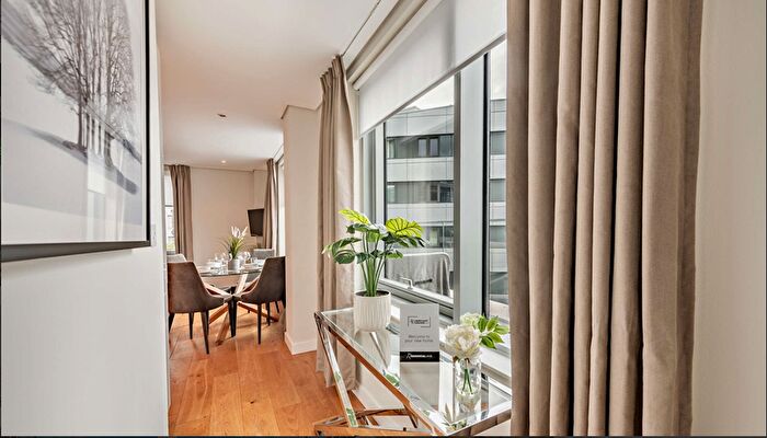 3 Bedroom Flat To Rent In Merchant Square East, London, W2