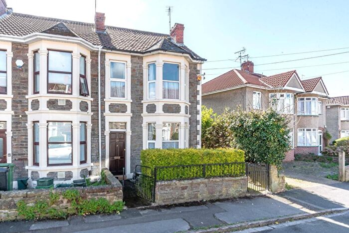 3 Bedroom End Of Terrace House For Sale In Downend Park Road, Downend., BS16