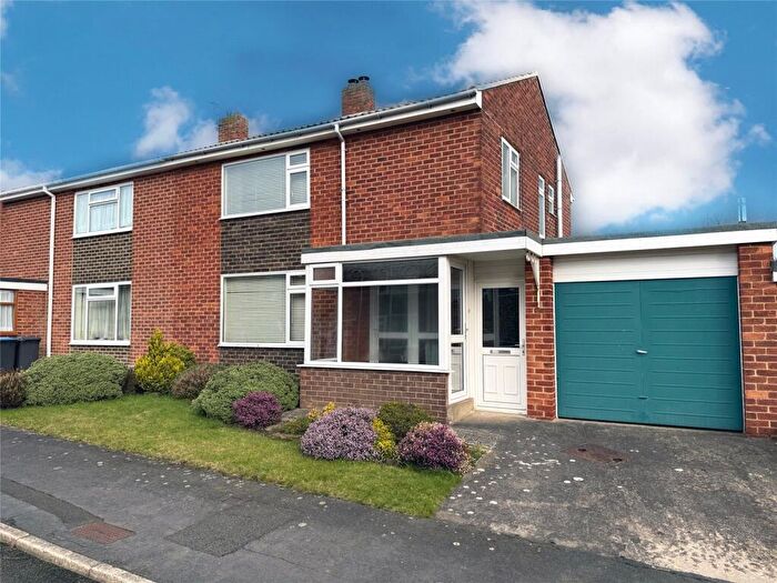 3 Bedroom Semi Detached House For Sale In Alexandra Close, Framwellgate Moor, Durham, DH1