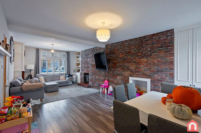 4 Bedroom Terraced House For Sale In Whitfield Avenue, Dover, CT16