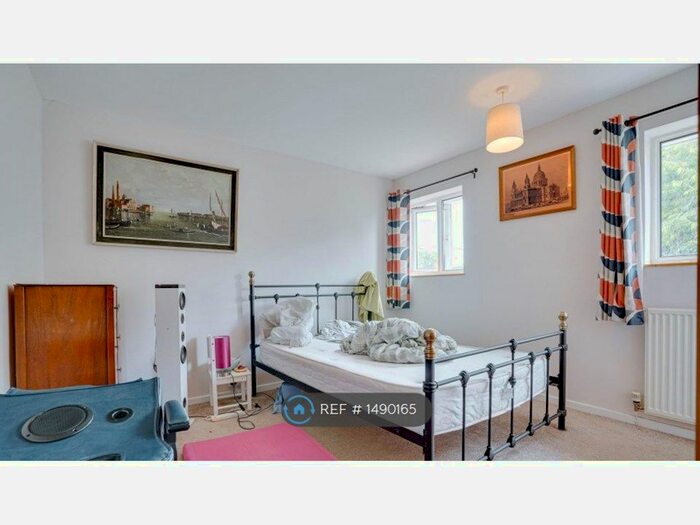 3 Bedroom Terraced House To Rent In Jermyn Close, Cambridge, CB4