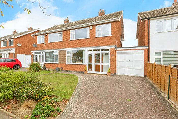 3 Bedroom Semi-Detached House For Sale In Kew Drive, Oadby, Leicester, LE2