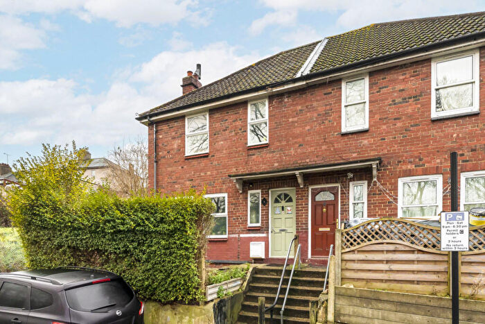 3 Bedroom Semi-Detached House To Rent In Coxmount Road, Charlton, SE7