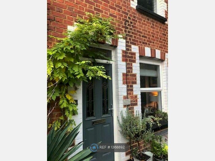 4 Bedroom Terraced House To Rent In Chestnut Road, Guildford, GU1