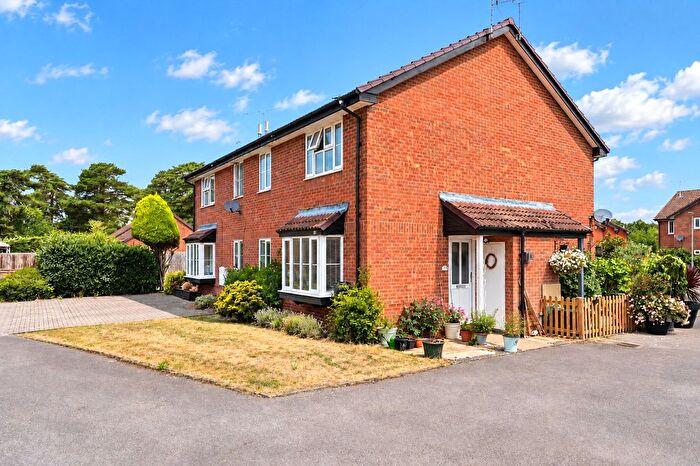 1 Bedroom Terraced House For Sale In Wingfield Gardens, Frimley, Camberley, Surrey, GU16
