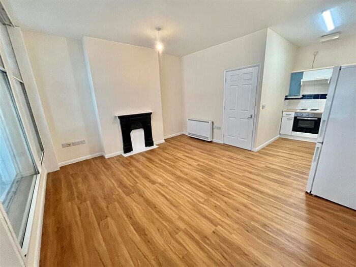 1 Bedroom Flat To Rent In Wollaton Street, Nottingham, NG1