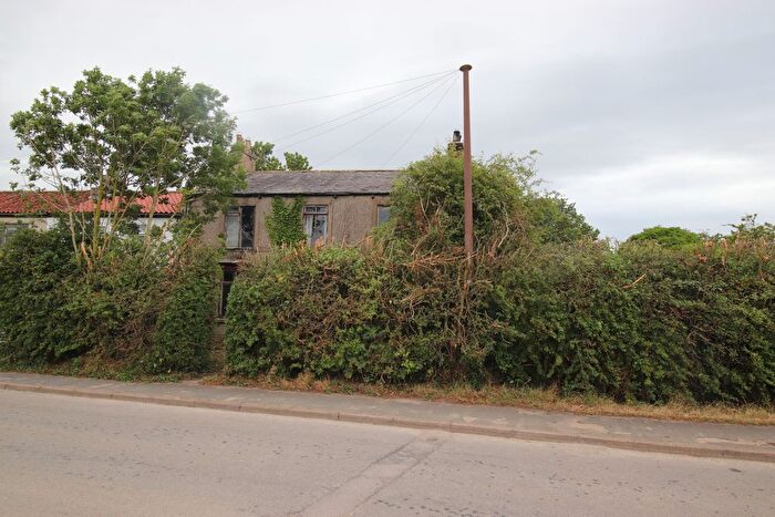 4 Bedroom Semi-Detached House For Sale In Main Street, Kelk, YO25