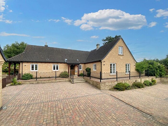 4 Bedroom Detached House For Sale In Burton Road, Tutbury, DE13