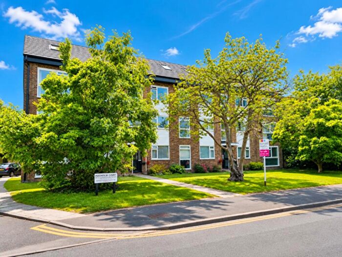 2 Bedroom Flat For Sale In Grange Road, Sutton, SM2