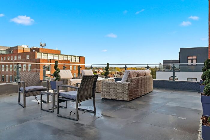 2 Bedroom Flat For Sale In New Street, Aylesbury, HP20