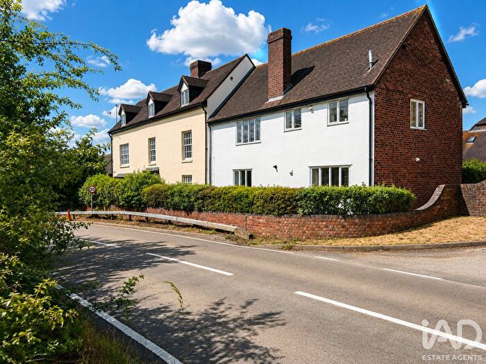 2 Bedroom Flat For Sale In Pinfold Lane, Walsall, WS9
