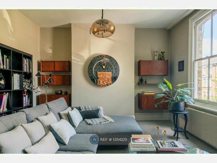 3 Bedroom Maisonette To Rent In Farleigh Road, London, N16