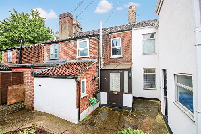 2 Bedroom Terraced House For Sale In Prospect Terrace, Norwich, NR1