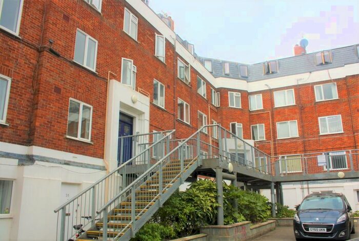 3 Bedroom Flat To Rent In Park Crescent Place, BN2