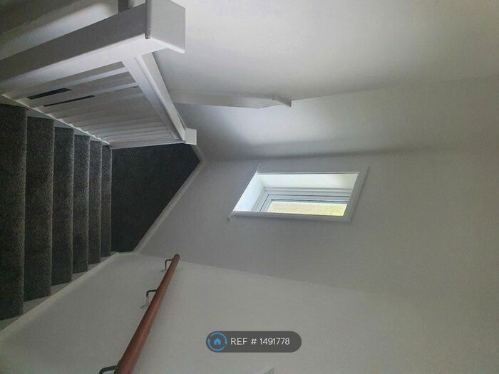 3 Bedroom Semi-Detached House To Rent In Catford, Catford, SE6