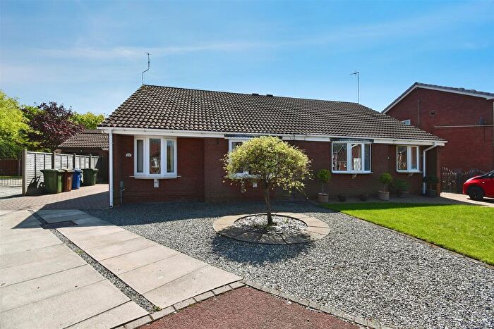 2 Bedroom Semi-Detached Bungalow For Sale In Sorbus View, Hull, HU5