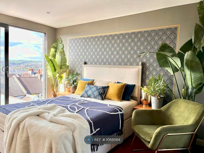 4 Bedroom Terraced House To Rent In Queens Park Road, Brighton, BN2