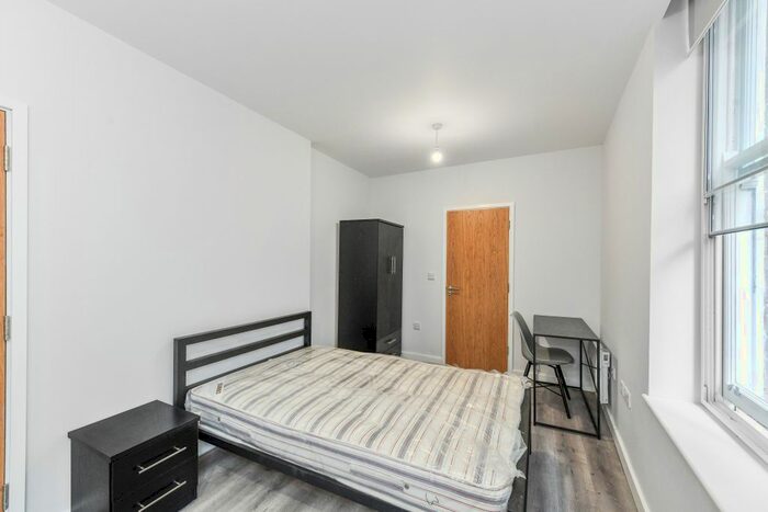 Studio To Rent In Long Row, Nottingham, NG1