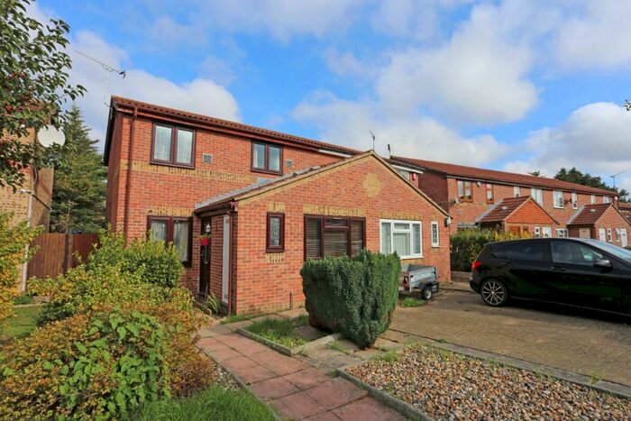 3 Bedroom Semi-Detached House To Rent In Gibson Road, Dagenham, London, RM8