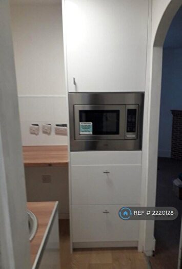 1 Bedroom Flat To Rent In High Street, Crediton, EX17