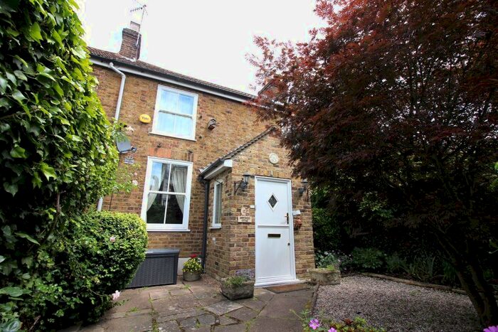 2 Bedroom Property To Rent In Park Road, Bushey WD23