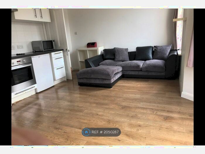 1 Bedroom Flat To Rent In Westcombe Hill, London, SE3