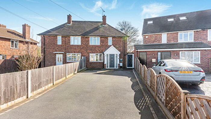 4 Bedroom Semi-Detached House For Sale In Lyndon Road, Solihull, B92