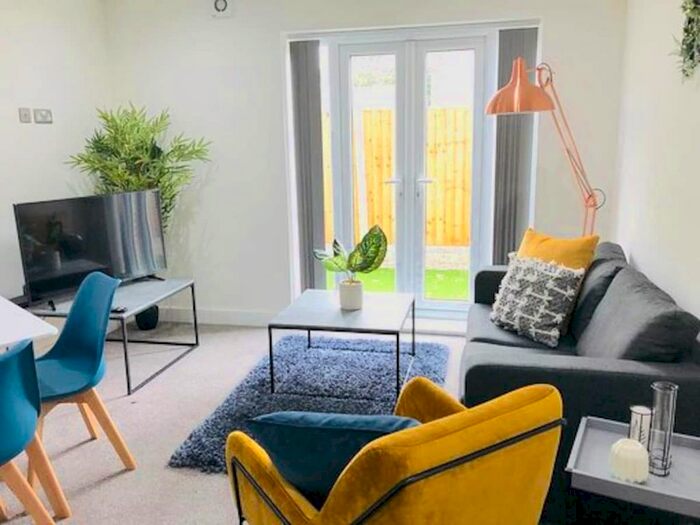 2 Bedroom Flat To Rent In Langsett Road, Sheffield, S6