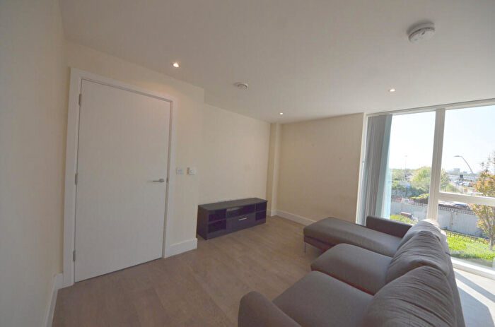 2 Bedroom Apartment To Rent In Ruckholt Road, Leyton, London, E10