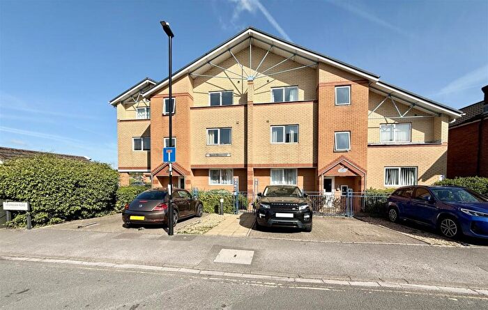 1 Bedroom Flat To Rent In Vespasian Road, Bitterne Manor, Southampton, SO18