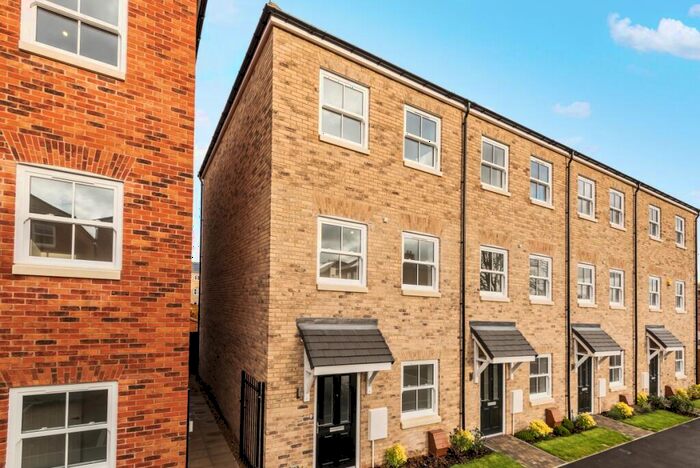 3 Bedroom End Of Terrace House To Rent In Toye Avenue Whetstone, N20