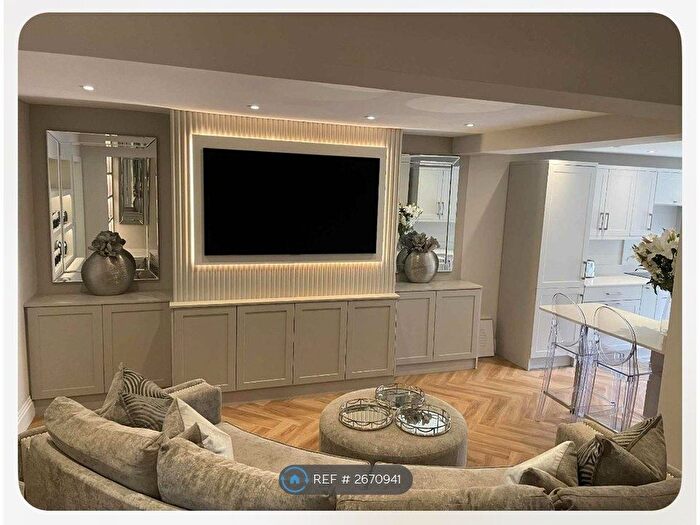 2 Bedroom Flat To Rent In Clarendon Avenue, Leamington Spa, CV32