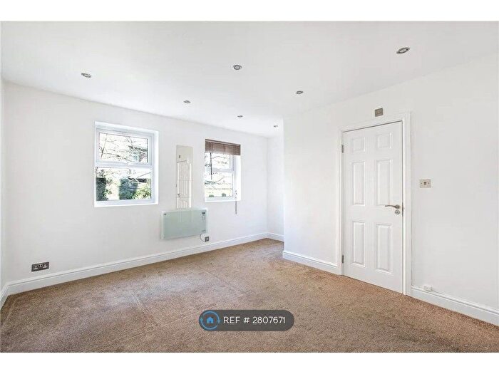 Studio To Rent In Well St, London, E9