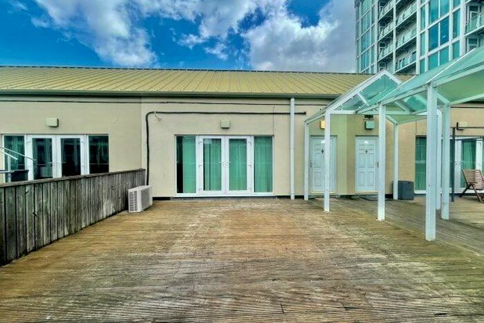 2 Bedroom Flat To Rent In Greens End, London, SE18