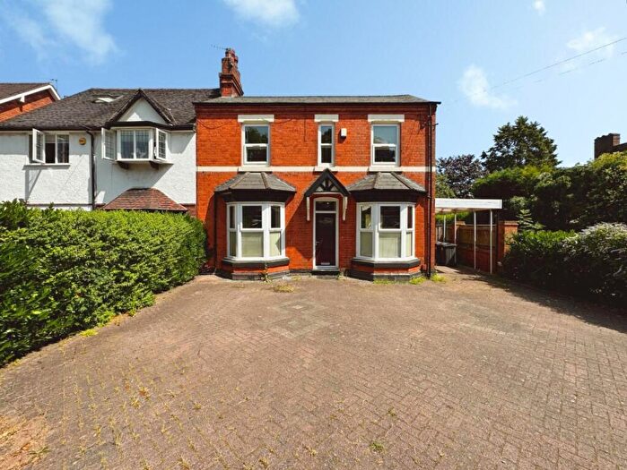 3 Bedroom Semi Detached House For Sale In Walmley Road, Sutton Coldfield, B76