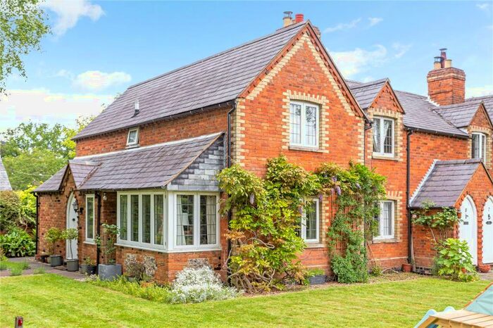 2 Bedroom End Of Terrace House For Sale In The Green, Aston Rowant, Watlington, Oxfordshire, OX49