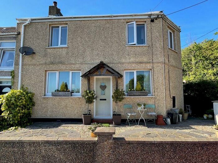 4 Bedroom End Of Terrace House For Sale In Greenfield Terrace, Bryncethin, Bridgend, CF32