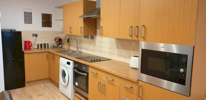 2 Bedroom Flat To Rent In Humberstone Road, Leicester, LE5