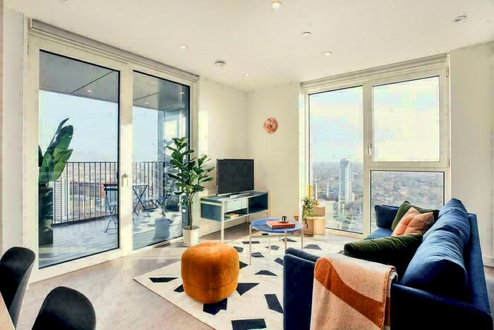 2 Bedroom Apartment To Rent In Park Lane, South Croydon, Surrey, CR0