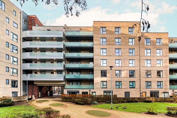 2 Bedroom Flat To Rent In Singapore Road, Ealing, W13