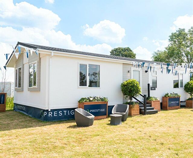 2 Bedroom Mobile Home For Sale In Blackfield, SO45