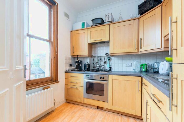 1 Bedroom Flat To Rent In Tunstall Road, Brixton, London, SW9