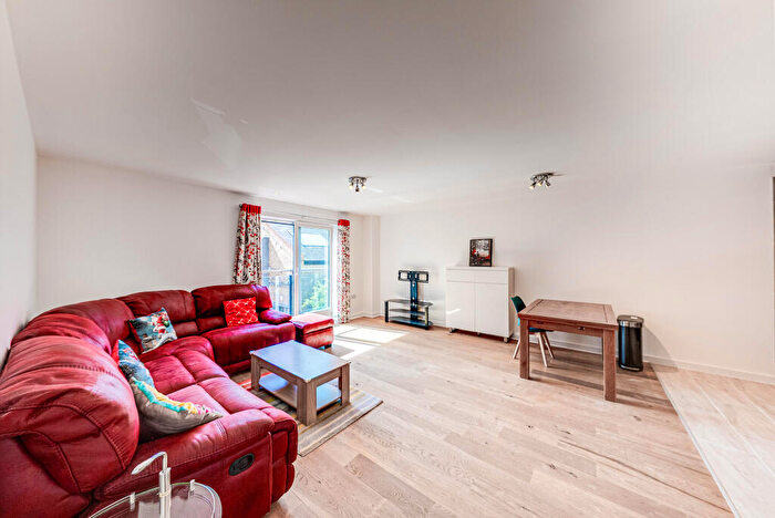 2 Bedroom Flat For Sale In Forge Square, London, E14
