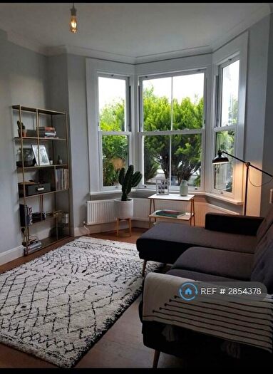 2 Bedroom Flat To Rent In Buckingham Road, London, N22