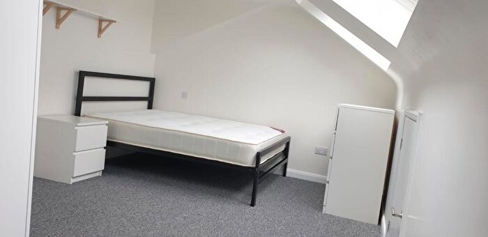 6 Bedroom Terraced House To Rent In Bed Bath // Student House House // Aug, LN5