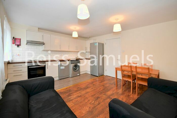 5 Bedroom Town House To Rent In Cyclops Mews, Isle Of Dogs, Docklands, London, E14